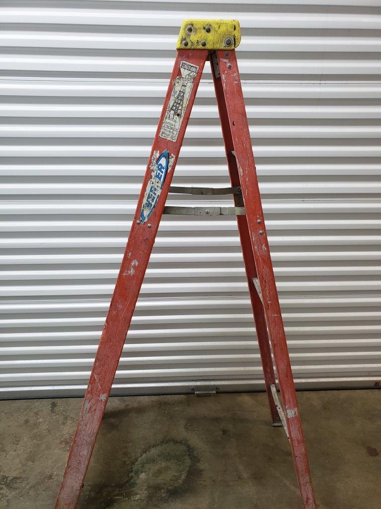 Werner 6 ft. Fiberglass Step Ladder with 300 lb. Load Capacity 6206