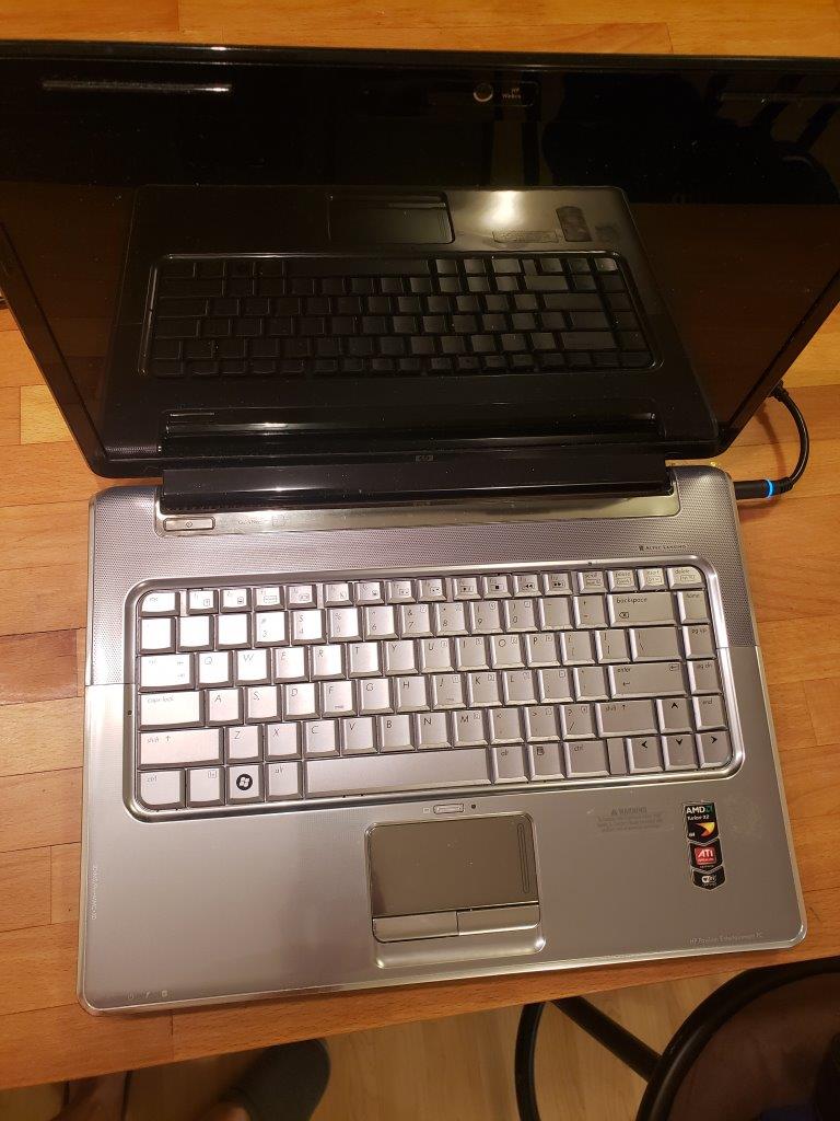 HP Pavilion DV5 1002NR HALF TOP 15.4 inch WXGA GLOSSY LCD SCREEN + WebCam, BLACK