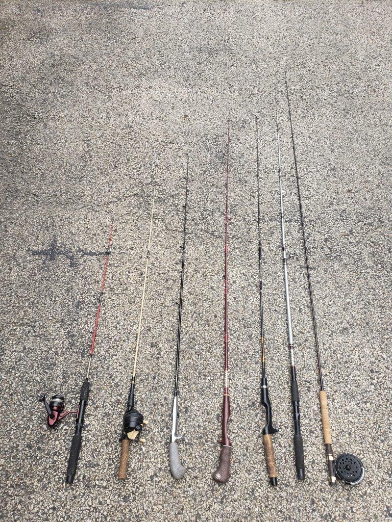 13 fishing rods, 5 with reels long poles