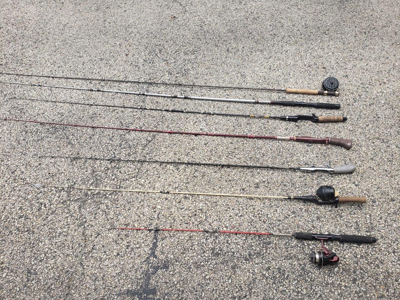 13 fishing rods, 5 with reels long poles